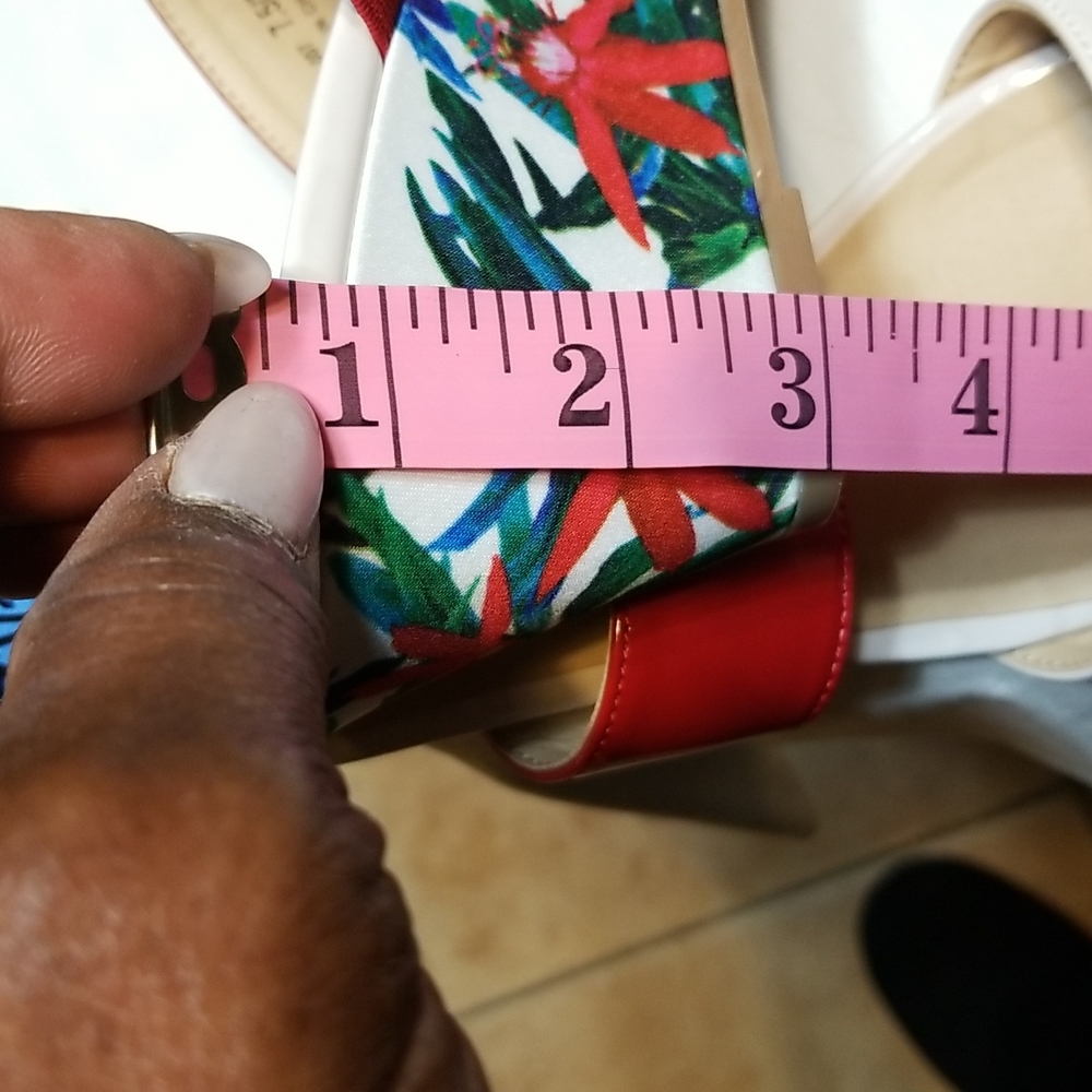 Slip ons by Laundry Sz (7 1/2) / 38 wedge heels - Picture 4 of 4